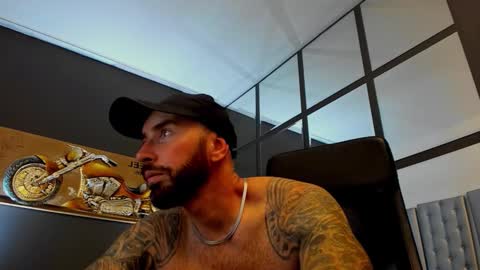 Snapshot of arongrant chatting on September 15, 12:06 pm AronGrant online show from September 15, 12:06 pm