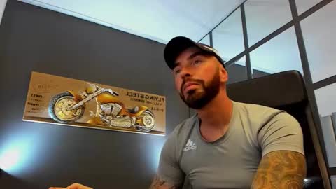 Snapshot of arongrant chatting on September 26, 10:45 am AronGrant online show from September 26, 10:45 am