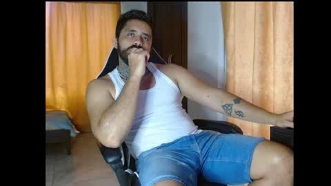 aronmiller online show from November 11, 9:50 pm