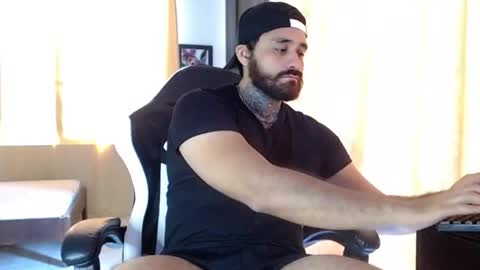 aronmiller online show from December 1, 2:59 pm