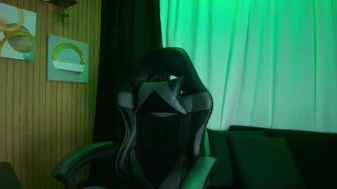    online show from February 3, 7:29 pm