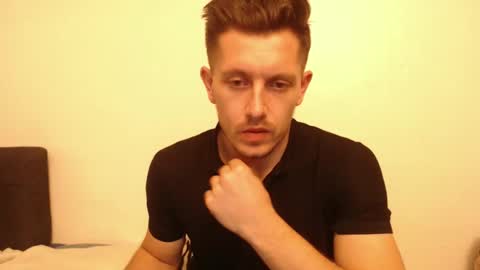 arromwilliam90 online show from December 6, 6:55 pm