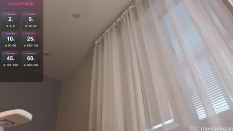 Oly Molly online show from December 23, 6:30 am