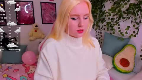 art_lovee_ online show from February 10, 1:41 am