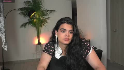 Chloe  online show from May 3, 1:55 am