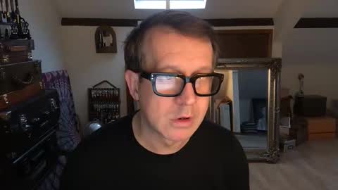 artisterotic online show from December 15, 11:17 am