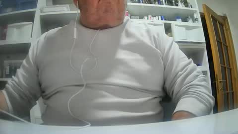 Snapshot of arturo200247 chatting on November 1, 7:46 pm arturo200247 online show from November 1, 7:46 pm