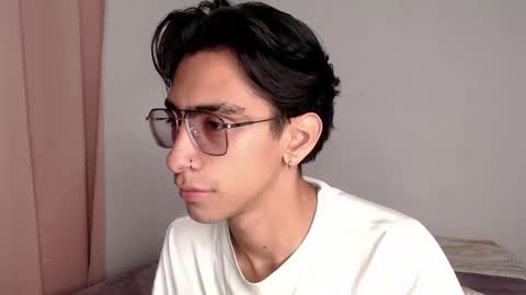 Ash online show from November 10, 12:35 am