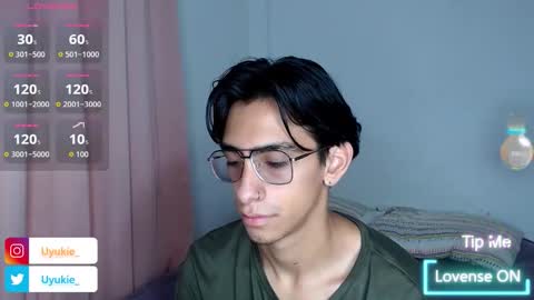 Ash online show from November 20, 10:58 am