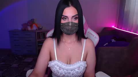Snapshot of ashley__cooper__ chatting on March 3, 3:52 am Yasmina online show from March 3, 3:52 am