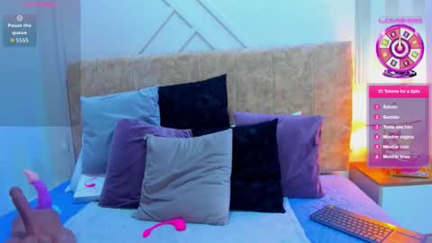 ashley online show from December 4, 4:06 pm