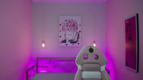 Ashley online show from March 3, 8:27 pm