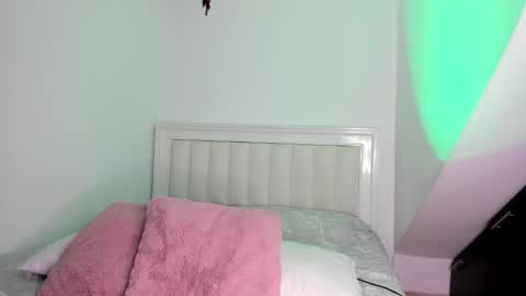 ashley_blair online show from December 15, 9:00 pm