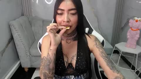 ashley_blum_v online show from October 15, 8:20 pm