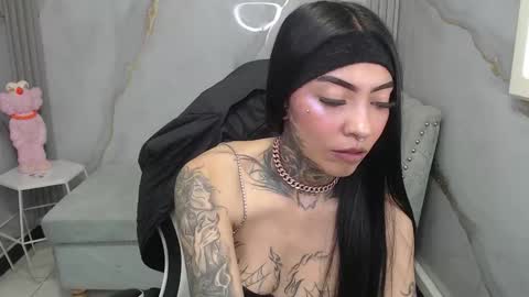 ashley_blum_v online show from December 17, 8:15 pm