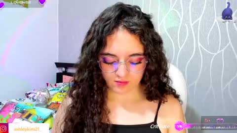 Snapshot of ashleykiim_ chatting on February 15, 7:17 pm .. Ashley .. online show from February 15, 7:17 pm