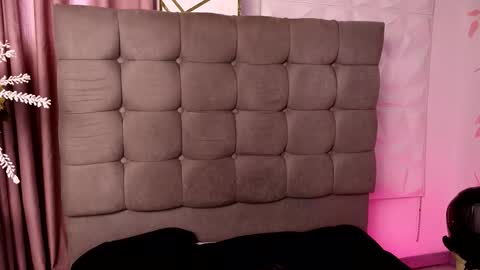 Ashley Lauren online show from March 16, 7:51 pm