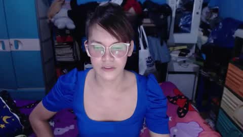 AshleyNicole online show from March 19, 7:03 am