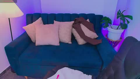 Ashleyy18   online show from April 22, 1:13 am