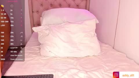 Snapshot of ashly_z chatting on October 10, 12:05 am Ashly online show from October 10, 12:05 am