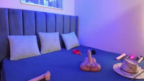 ashlye_miller_ online show from October 12, 4:27 am