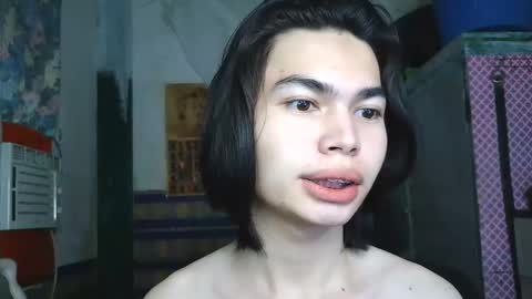 asian_babyboi online show from May 10, 7:20 pm