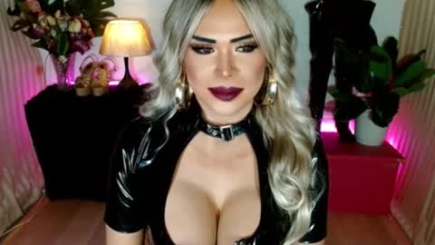 nicole online show from December 18, 7:09 pm