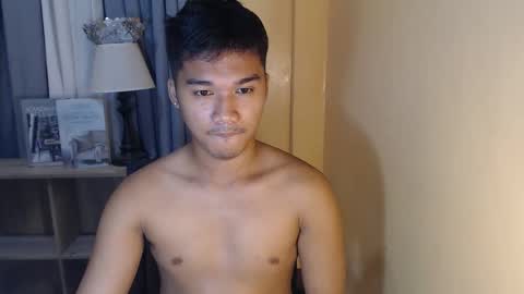 asianhunk_jamesx online show from October 26, 9:32 am