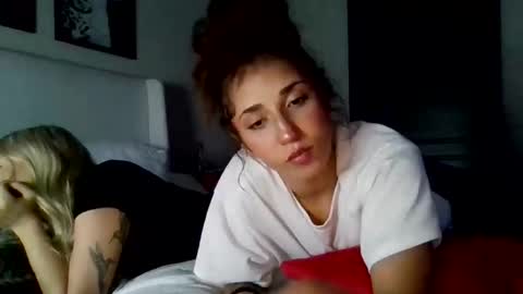 asianicolee online show from May 5, 5:47 am