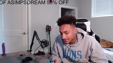 Snapshot of asimpsdream chatting on September 25, 12:56 pm asimpsdream online show from September 25, 12:56 pm