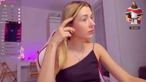 Caroline online show from September 25, 5:20 pm