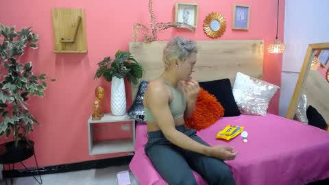 ASLY online show from April 7, 10:06 am