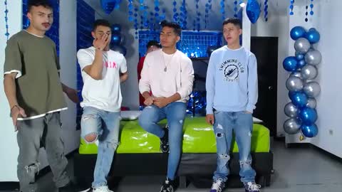 THOMAS AND DAMIAND online show from February 16, 12:19 am