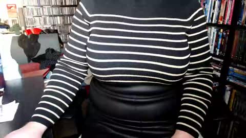 Aspen Vale online show from February 25, 9:51 pm