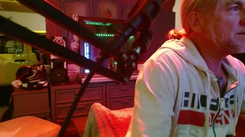 SIR WILLIAM online show from September 10, 7:09 am