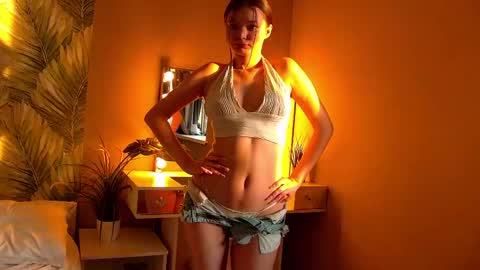 Aster Quinn online show from May 9, 3:51 pm