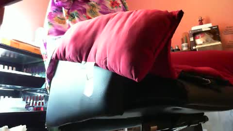 Snapshot of astiff1foru chatting on October 17, 1:59 pm astiff1foru online show from October 17, 1:59 pm