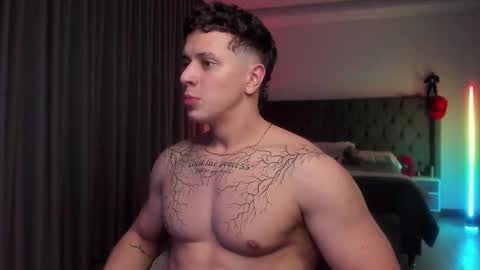 Snapshot of astonhills chatting on September 19, 12:04 am astonhills online show from September 19, 12:04 am