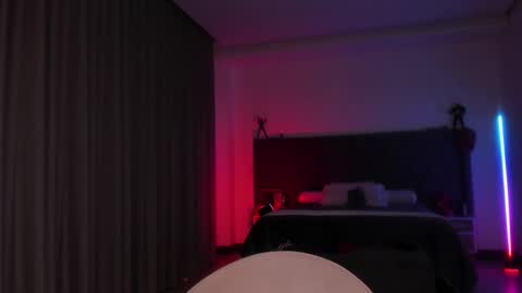 Snapshot of astonhills chatting on September 21, 1:42 am astonhills online show from September 21, 1:42 am