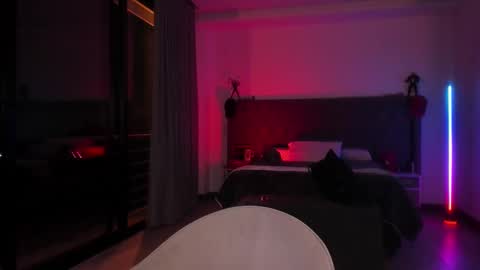 Snapshot of astonhills chatting on September 20, 1:41 am astonhills online show from September 20, 1:41 am