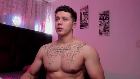 Snapshot of astonhills chatting on September 29, 7:57 pm astonhills online show from September 29, 7:57 pm