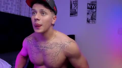 Snapshot of astonhills chatting on October 3, 4:43 am astonhills online show from October 3, 4:43 am