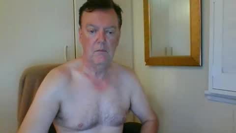 astute008 online show from February 27, 1:04 pm