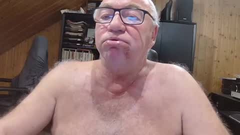 asusandy online show from June 12, 9:03 pm