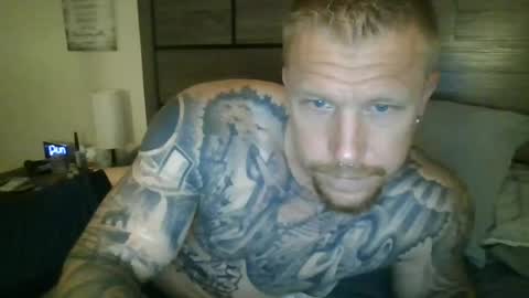 AthleticWhiteboy777 online show from June 29, 7:49 am