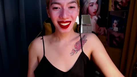 Snapshot of aurakharisma_xx chatting on March 1, 4:26 am Miss awra online show from March 1, 4:26 am