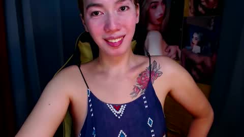 Snapshot of aurakharisma_xx chatting on October 12, 6:06 am Miss awra online show from October 12, 6:06 am