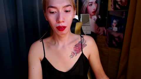 Snapshot of aurakharisma_xx chatting on February 18, 5:09 am Miss awra online show from February 18, 5:09 am