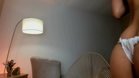 Snapshot of aurora_bunnie chatting on October 1, 1:16 am Sharith online show from October 1, 1:16 am