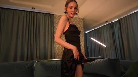 Snapshot of aurora_the_ballerina chatting on February 11, 6:19 am Aurora online show from February 11, 6:19 am